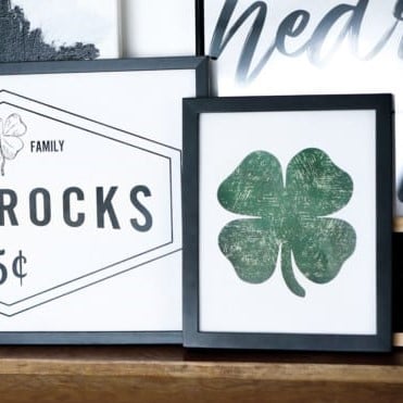 Customized Shamrocks For Sale Sign And Distressed Green Clover Printable Art For St Patricks Day Remodelaholic 600x399 1
