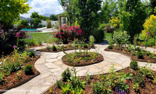 Large Flagstone Circular walk with gravel base Garden Path Ideas To DIY 11