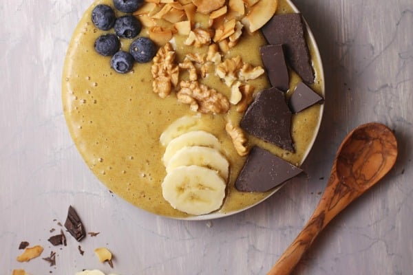 Turmeric Banana Smoothie Bowl – Healthy Breakfast Recipe