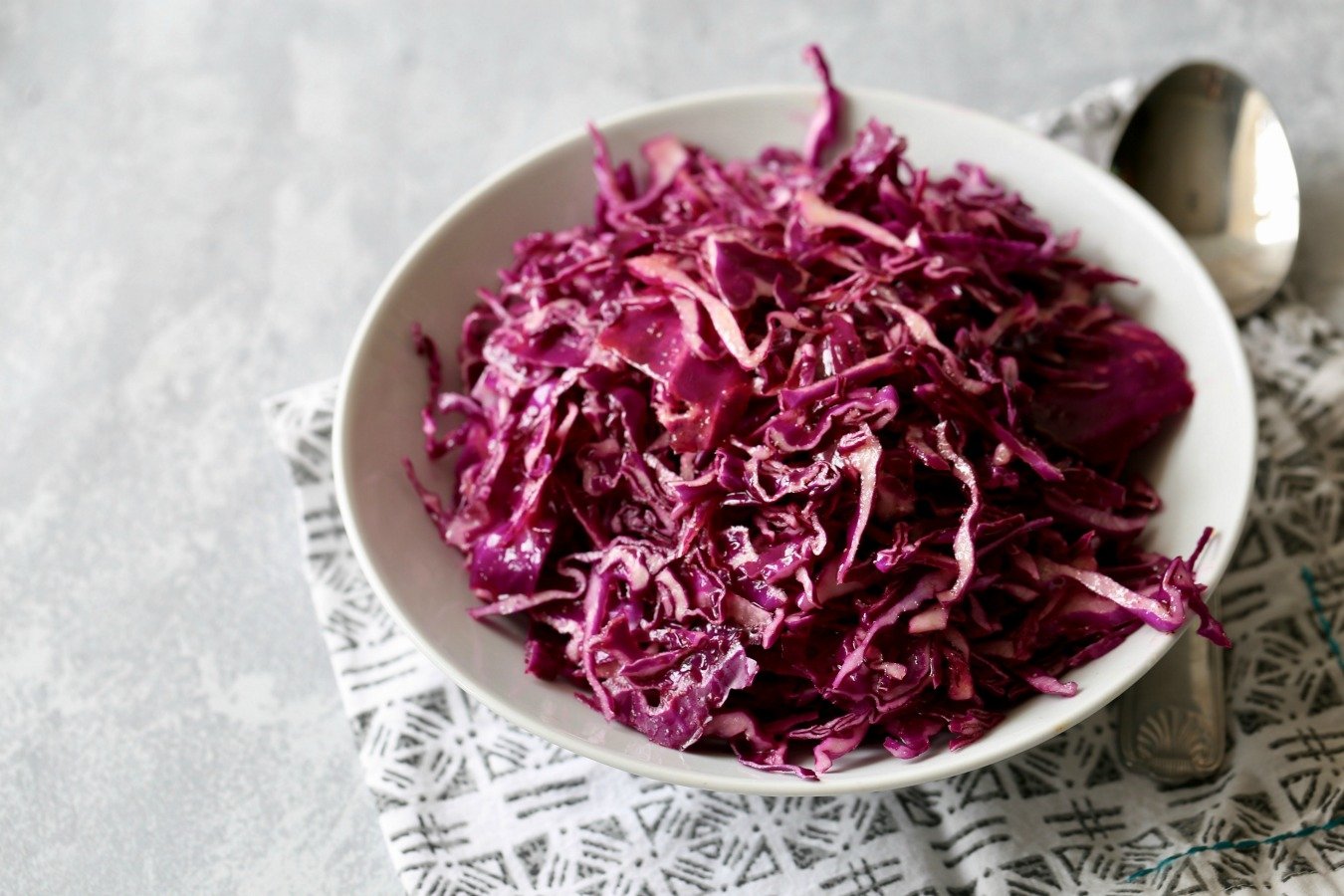 Fast & Easy Red Cabbage Coleslaw