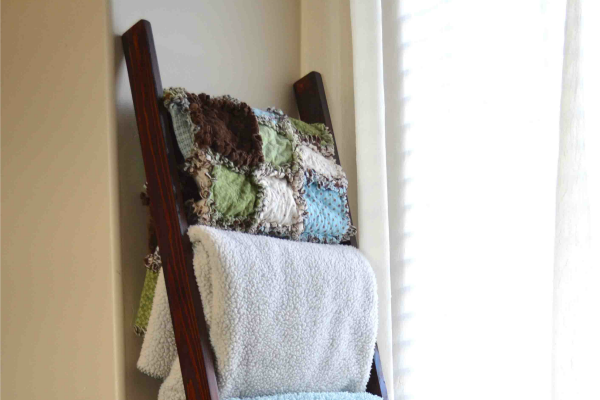 How to Build an Easy $5 DIY Blanket Ladder